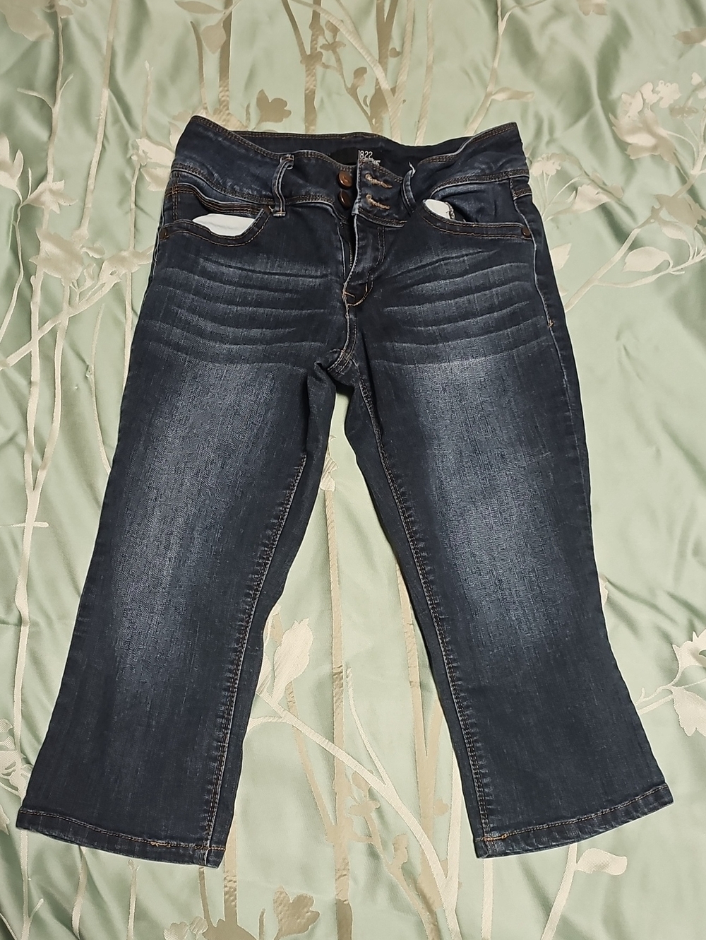 1822 Denim Dark Indigo Cropped Stretch Jeans